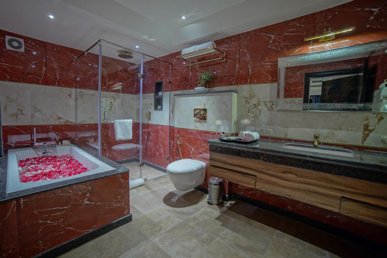 Hotel Downtown Srinagar  외부 사진